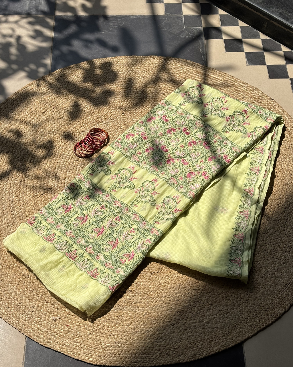 Elegant Green Kota Doria Saree – Lightweight & Handcrafted Grace
