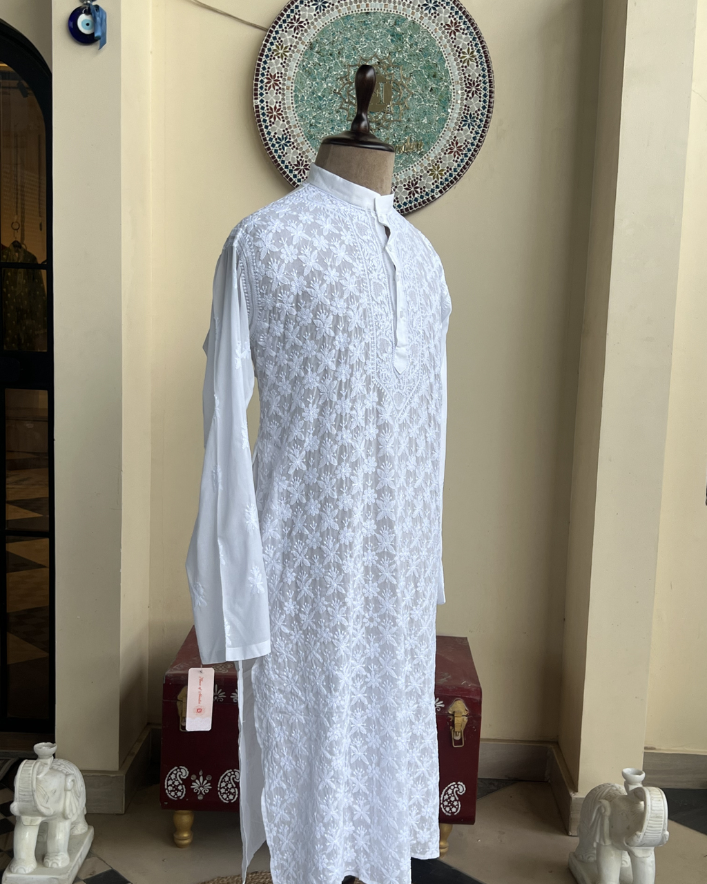 Men’s White Chikankari Kurta – Front Embroidered Handcrafted Kurta | House of Nandini