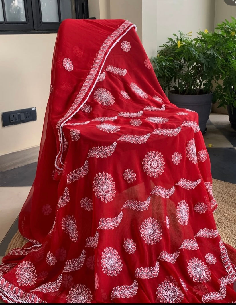 Elegant Embroidered Saree with Unstitched Blouse Piece